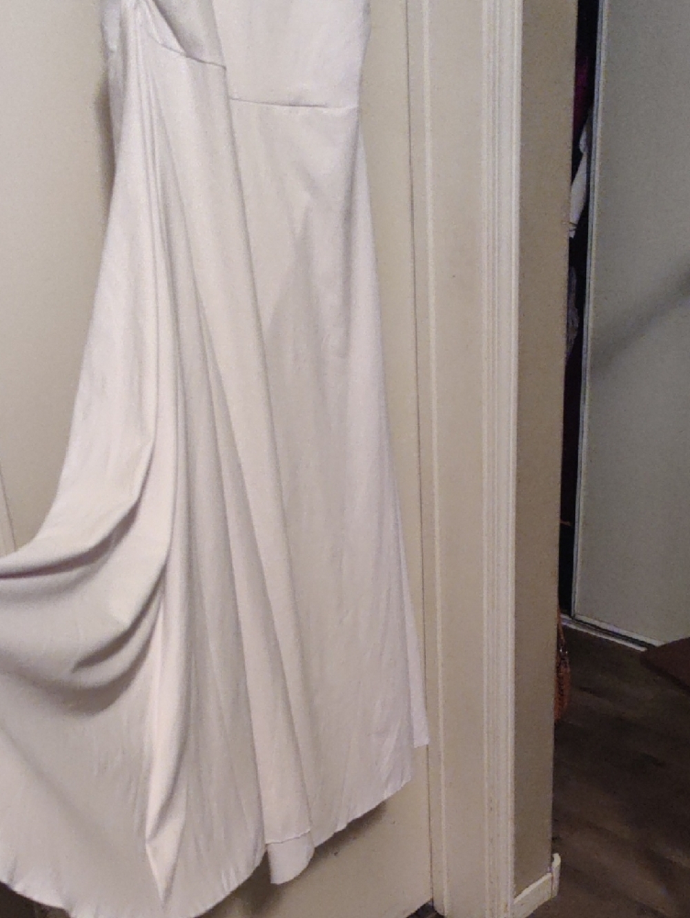 Elegant White Sleeveless Maxi Dress - Picture 4 of 5